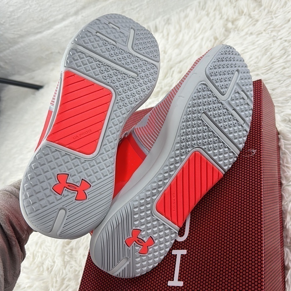 NIB Under Armour W HOVR Rise - Picture 10 of 10